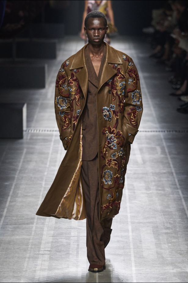 عرض أزياء Etro لموسم خريف وشتاء 2024 في ميلانو