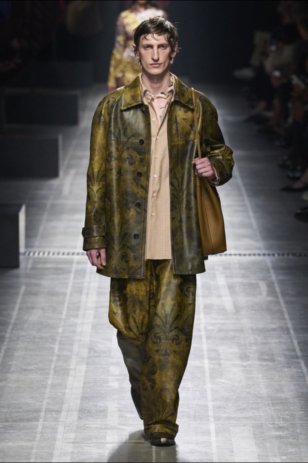 عرض أزياء Etro لموسم خريف وشتاء 2024 في ميلانو