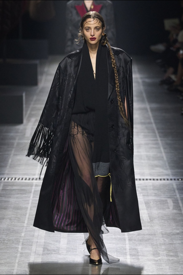 عرض أزياء Etro لموسم خريف وشتاء 2024 في ميلانو