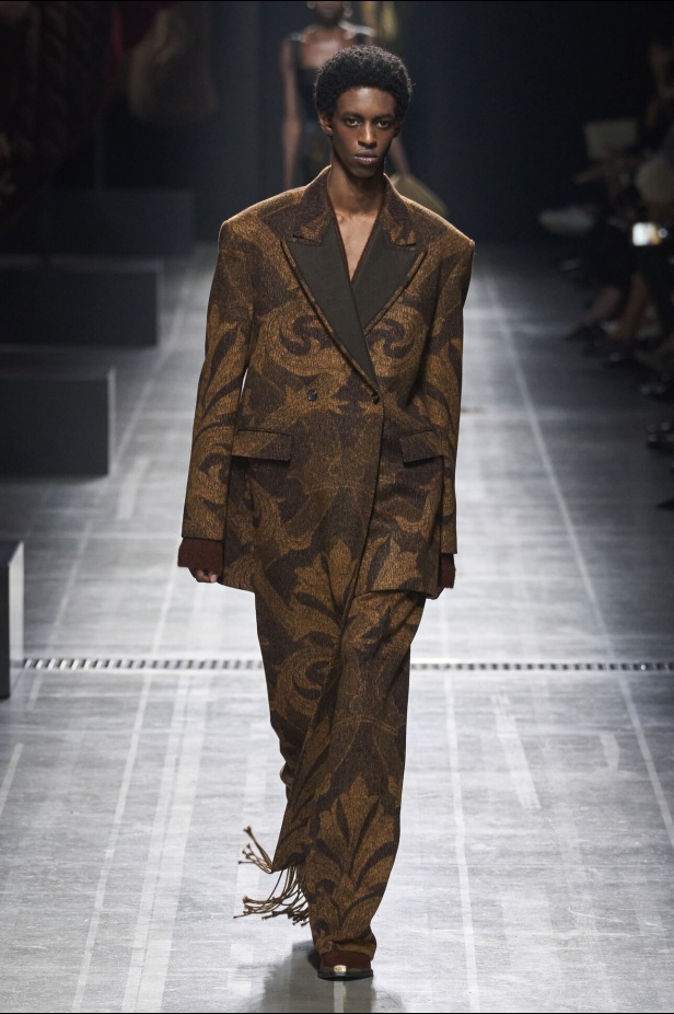 عرض أزياء Etro لموسم خريف وشتاء 2024 في ميلانو