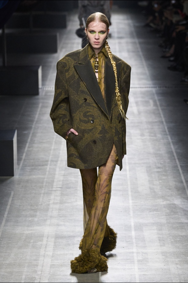 عرض أزياء Etro لموسم خريف وشتاء 2024 في ميلانو