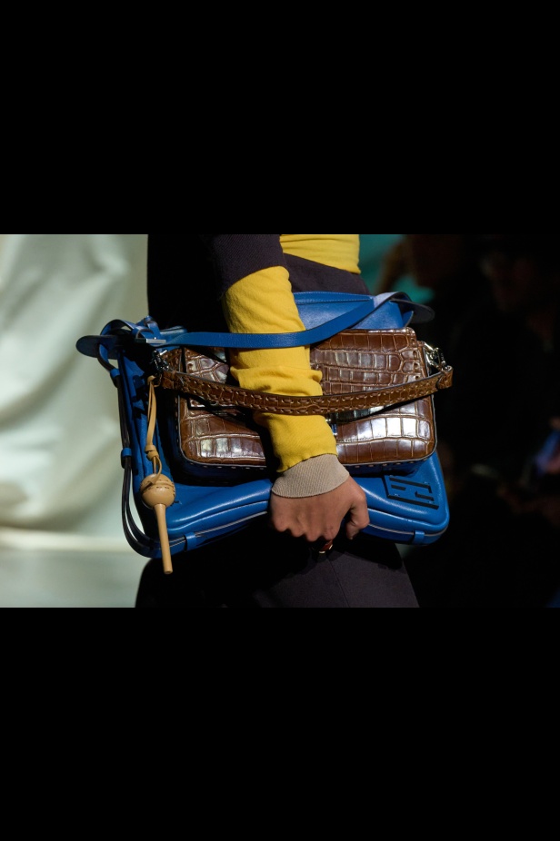 كيم جونز يستحضر حقبة الثمانينيات في لندن إلى عرض Fendi لخريف 2024