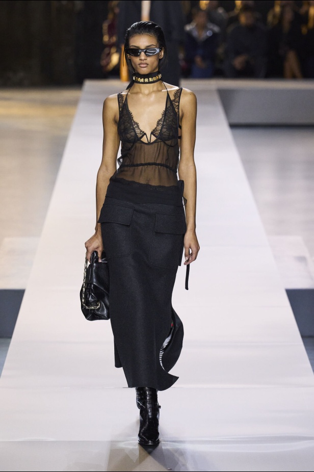 عرض أزياء Gucci لخريف 2024 