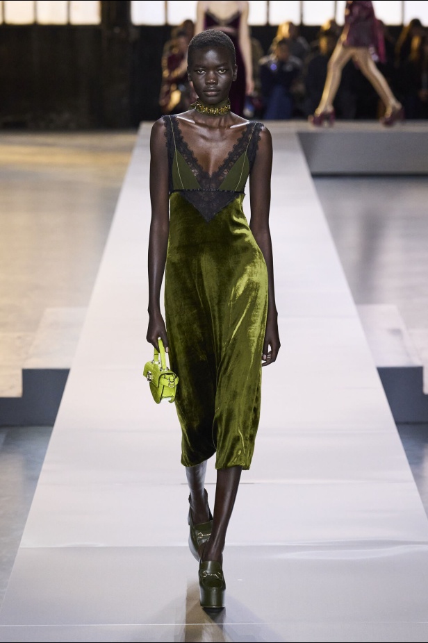 عرض أزياء Gucci لخريف 2024 