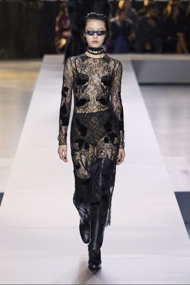 عرض أزياء Gucci لخريف 2024 