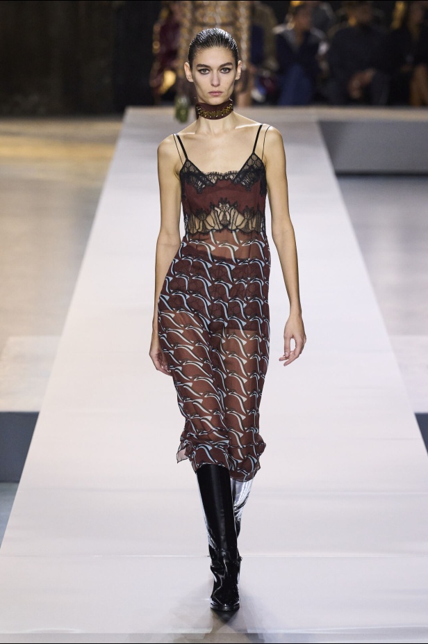 عرض أزياء Gucci لخريف 2024 