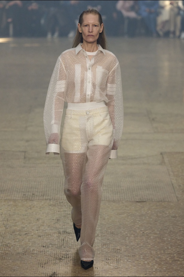 مجموعة Helmut Lang لموسم خريف وشتاء 2024-2025 في نيويورك