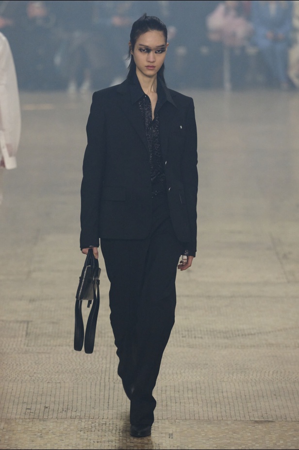 مجموعة Helmut Lang لموسم خريف وشتاء 2024-2025 في نيويورك