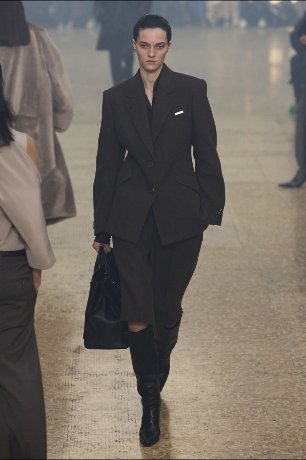 مجموعة Helmut Lang لموسم خريف وشتاء 2024-2025 في نيويورك