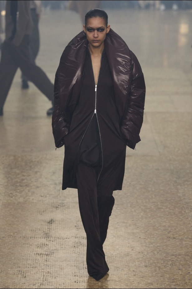 مجموعة Helmut Lang لموسم خريف وشتاء 2024-2025 في نيويورك