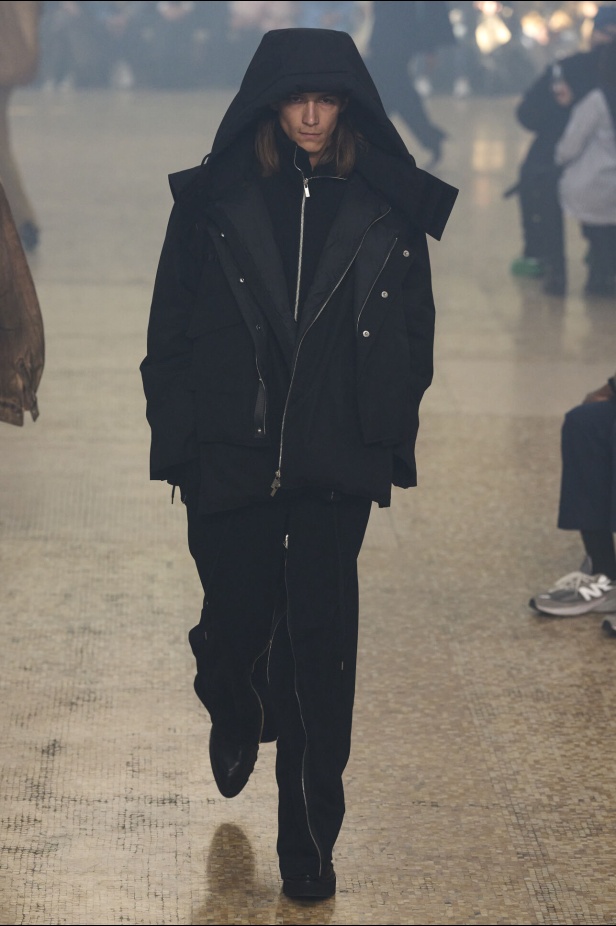 مجموعة Helmut Lang لموسم خريف وشتاء 2024-2025 في نيويورك