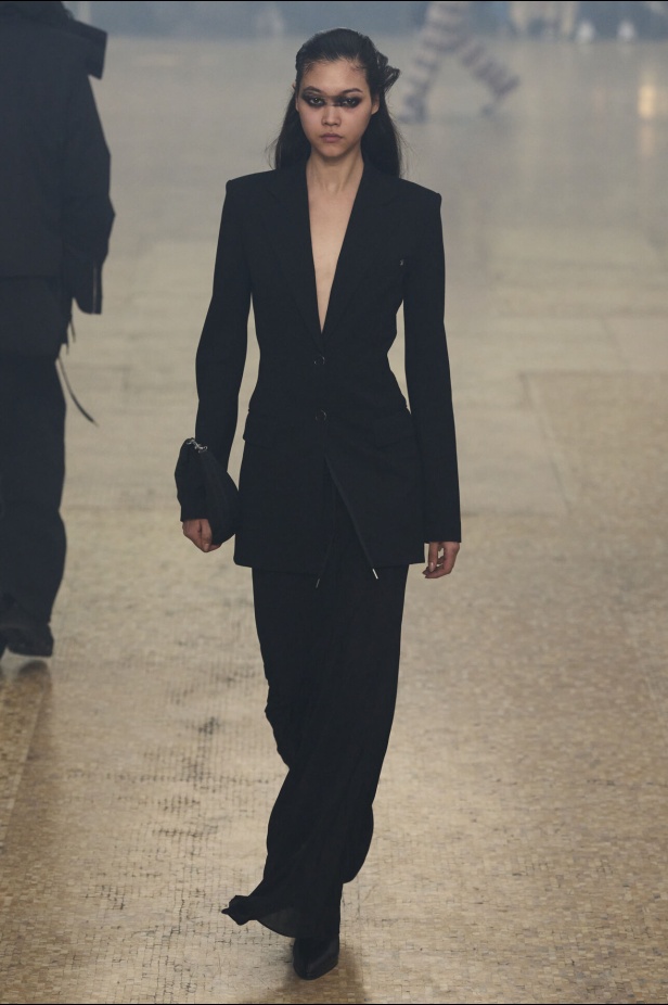 مجموعة Helmut Lang لموسم خريف وشتاء 2024-2025 في نيويورك