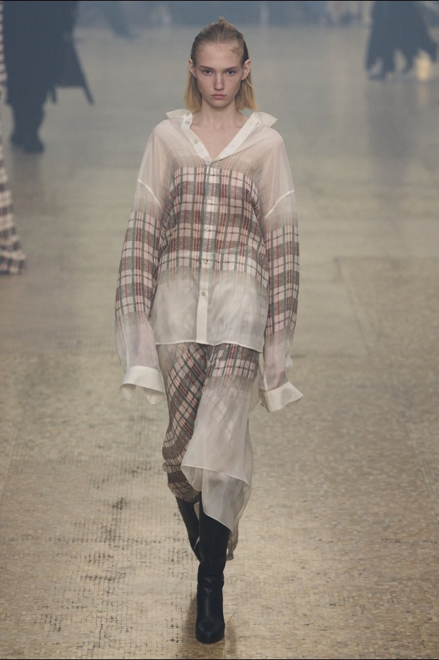 مجموعة Helmut Lang لموسم خريف وشتاء 2024-2025 في نيويورك