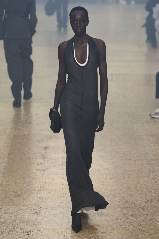 مجموعة Helmut Lang لموسم خريف وشتاء 2024-2025 في نيويورك