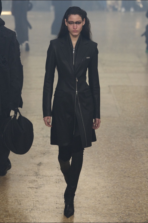 مجموعة Helmut Lang لموسم خريف وشتاء 2024-2025 في نيويورك