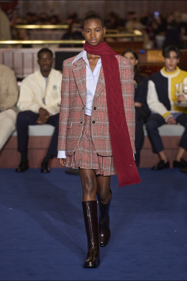 مجموعة Tommy Hilfiger لخريف 2024-2025