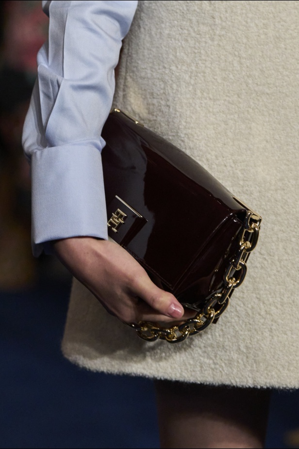 مجموعة Tommy Hilfiger لخريف 2024... عندما تجتمع الرفاهية الهادئة مع أسلوب Collegiate Preppy