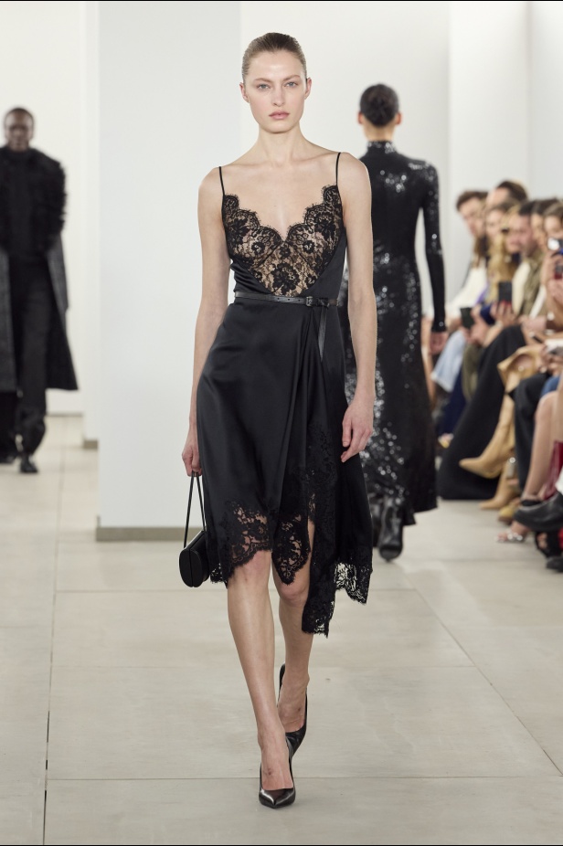 مجموعة Michael Kors لخريف وشتاء 2024-2025