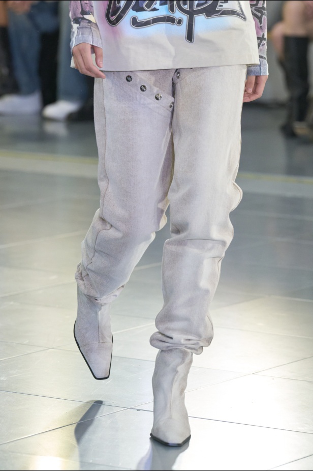 مجموعة Mark Fast لخريف وشتاء 2024 عصرية ومبتكرة بلمسة هندسية