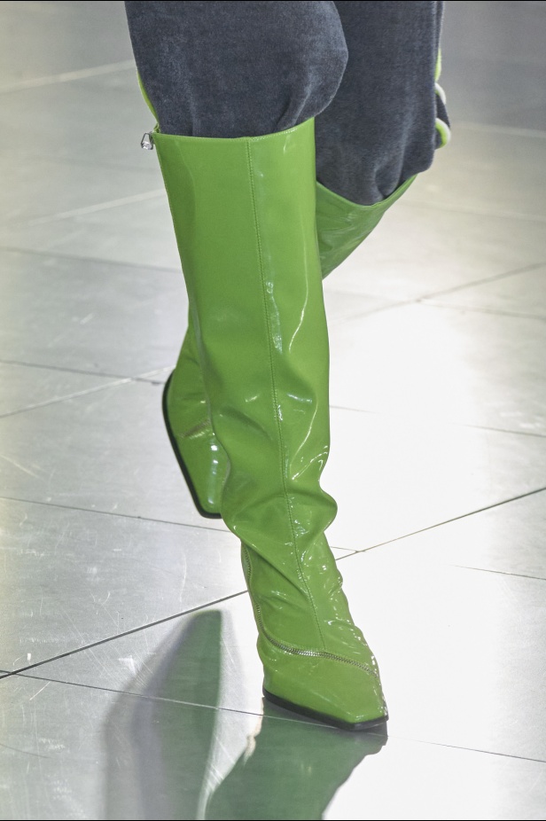 مجموعة Mark Fast لخريف وشتاء 2024 عصرية ومبتكرة بلمسة هندسية