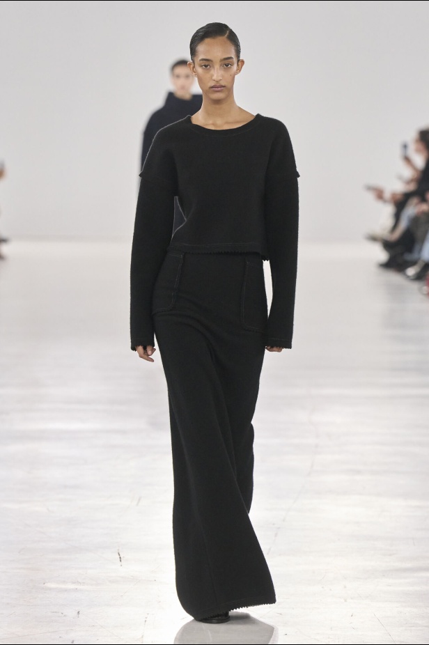 عرض أزياء مجموعة  Max Mara لموسم خريف وشتاء 2024 