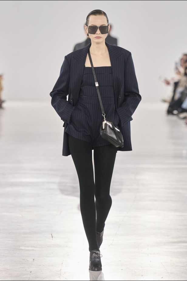 عرض أزياء مجموعة  Max Mara لموسم خريف وشتاء 2024 