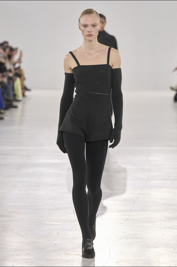 عرض أزياء مجموعة  Max Mara لموسم خريف وشتاء 2024 