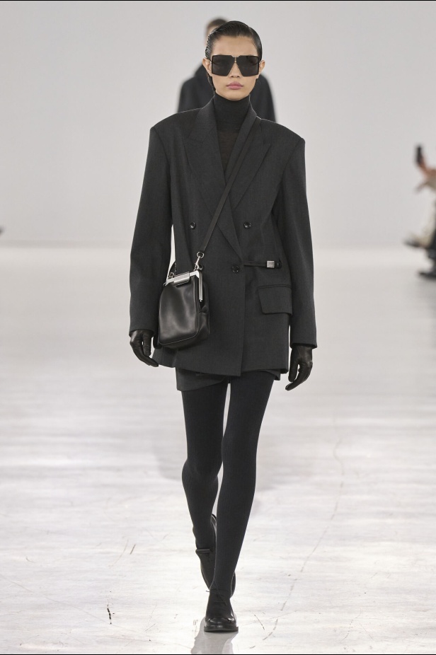 عرض أزياء مجموعة  Max Mara لموسم خريف وشتاء 2024 