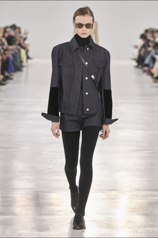 عرض أزياء مجموعة  Max Mara لموسم خريف وشتاء 2024 