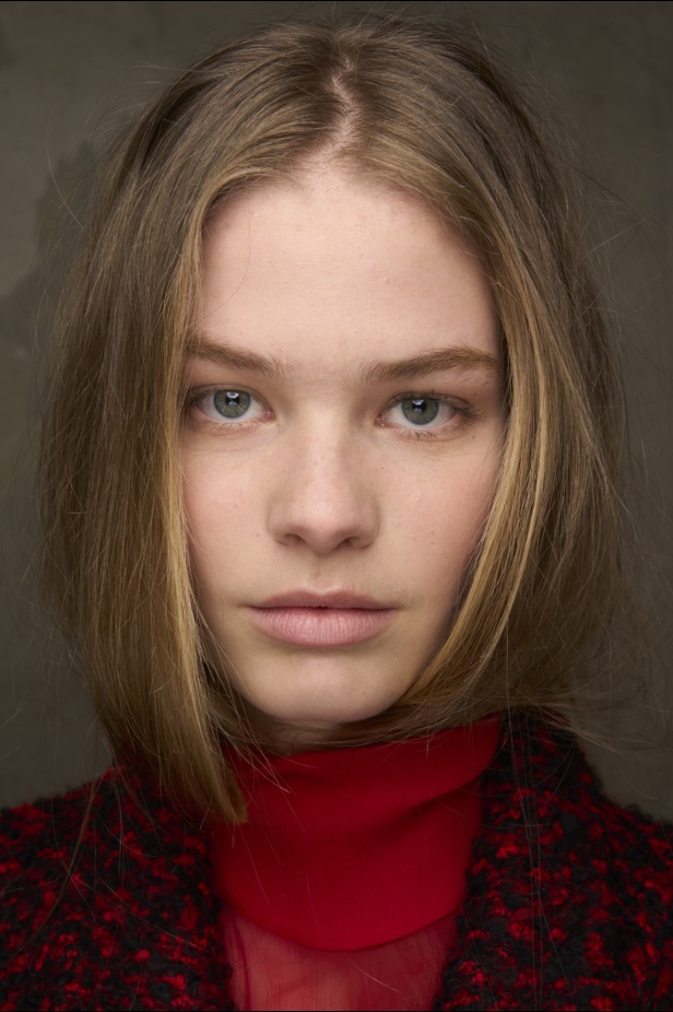 إطلالات جمالية من مجموعة N°21 لخريف وشتاء 2024