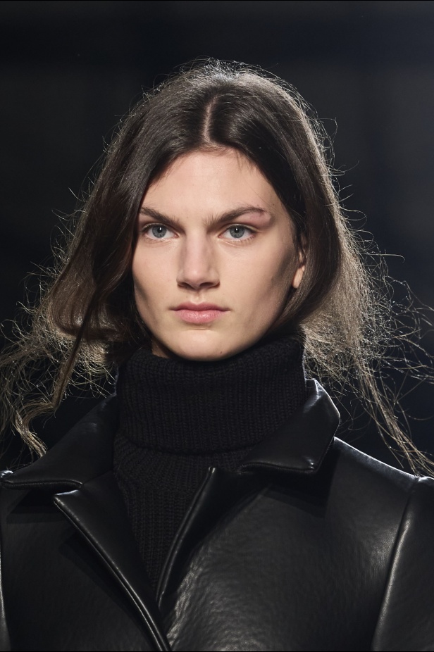 إطلالات جمالية من مجموعة N°21 لخريف وشتاء 2024