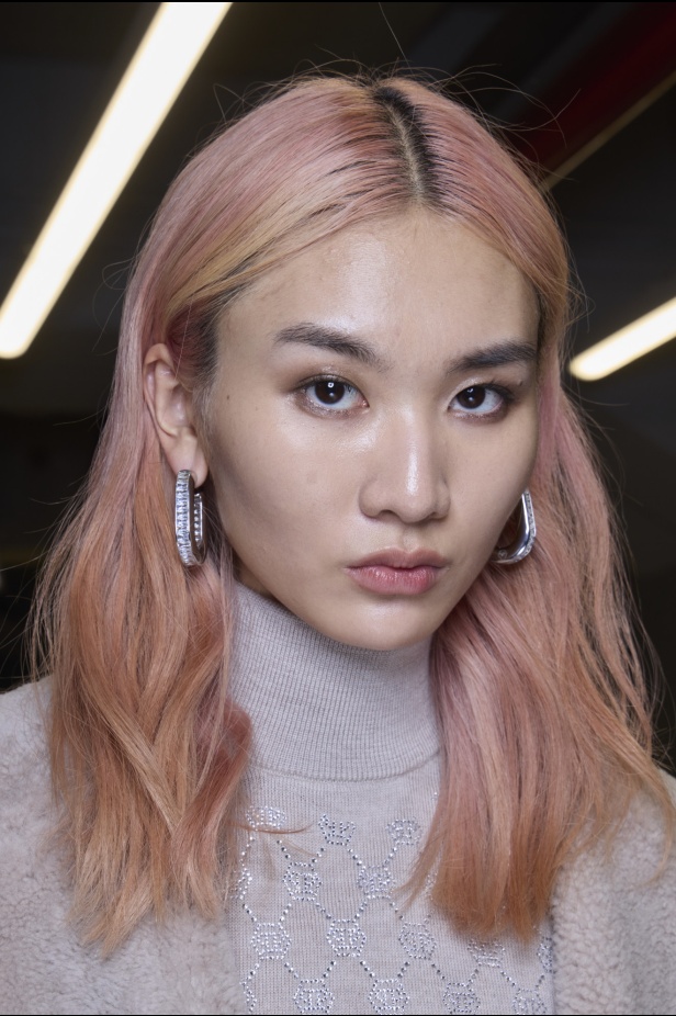 مجموعة Philipp Plein لخريف 2024 تشع ببريق الكريستالات