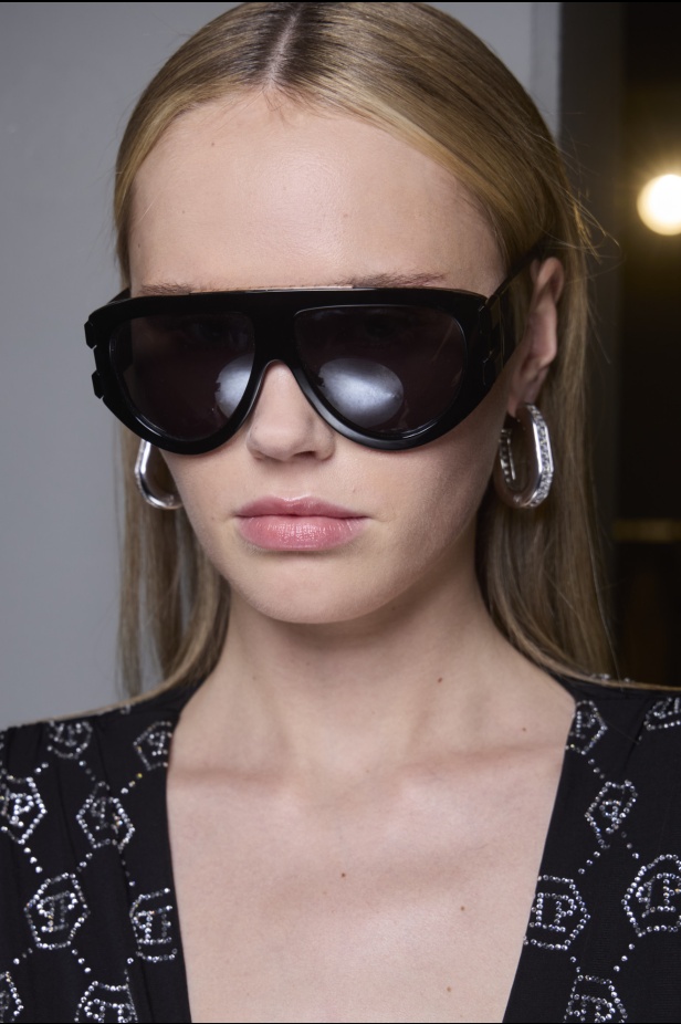 مجموعة Philipp Plein لخريف 2024 تشع ببريق الكريستالات