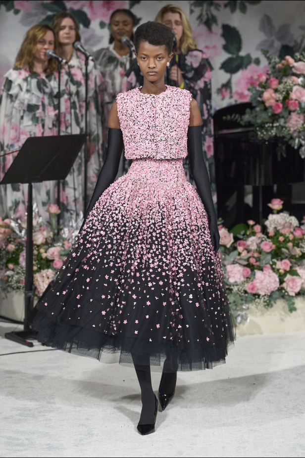 مجموعة Richard Quinn لخريف وشتاء 2024 في لندن 