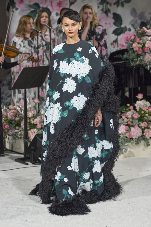 مجموعة Richard Quinn لخريف وشتاء 2024 في لندن 