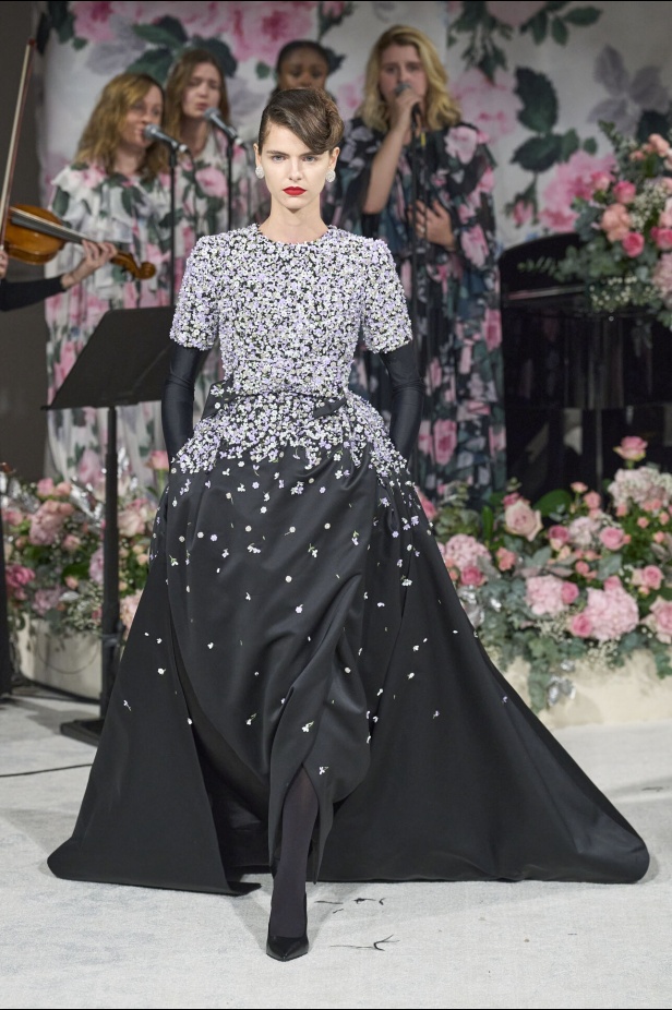 مجموعة Richard Quinn لخريف وشتاء 2024 في لندن 