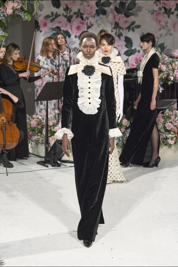 مجموعة Richard Quinn لخريف وشتاء 2024 في لندن 