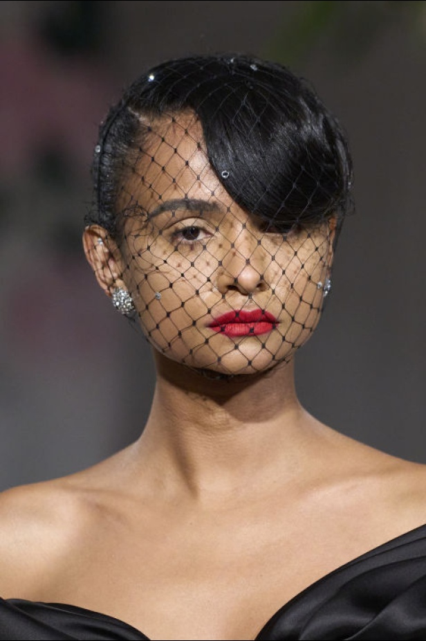 مجموعة Richard Quinn لخريف وشتاء 2024 في لندن