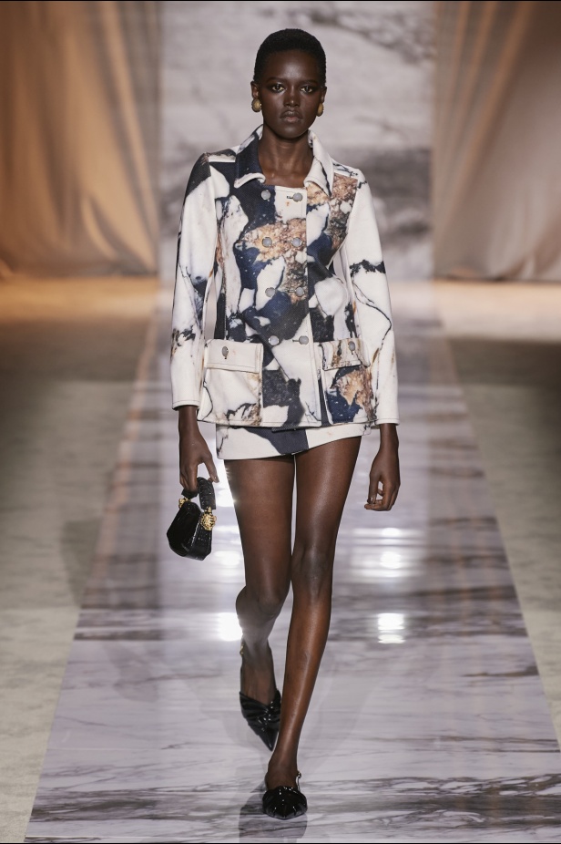 "روبرتو كفالي" خريف و شتاء 2024