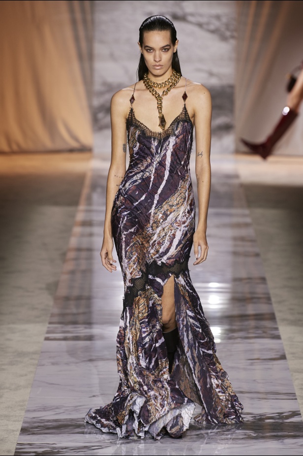 "روبرتو كفالي" خريف و شتاء 2024