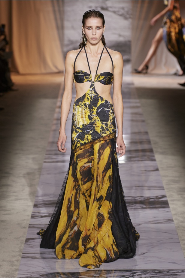 "روبرتو كفالي" خريف و شتاء 2024