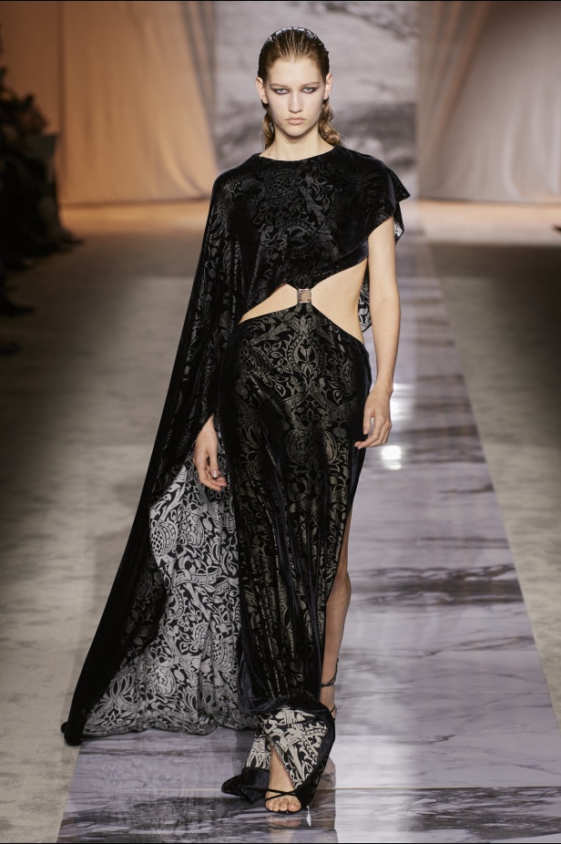 "روبرتو كفالي" خريف و شتاء 2024