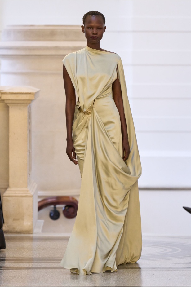 مجموعة Roksanda لخريف وشتاء 2024