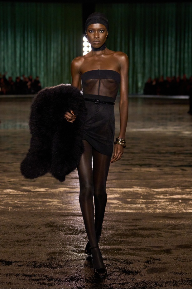 مجموعة Saint Laurent لخريف وشتاء 2024 