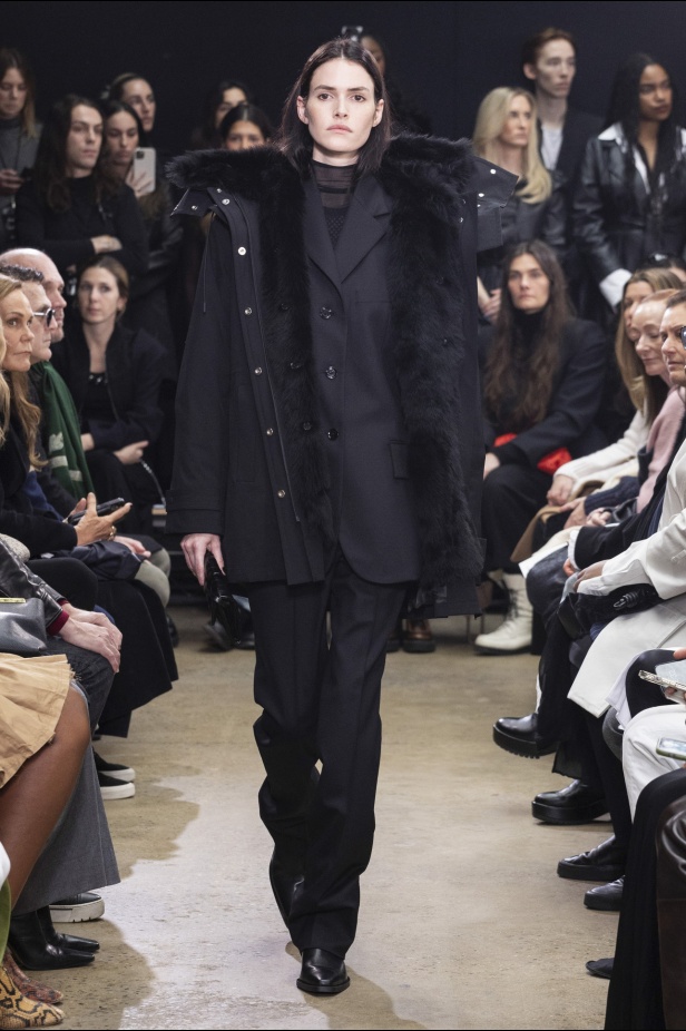 مجموعة Proenza Schouler لخريف وشتاء 2024 في نيويورك