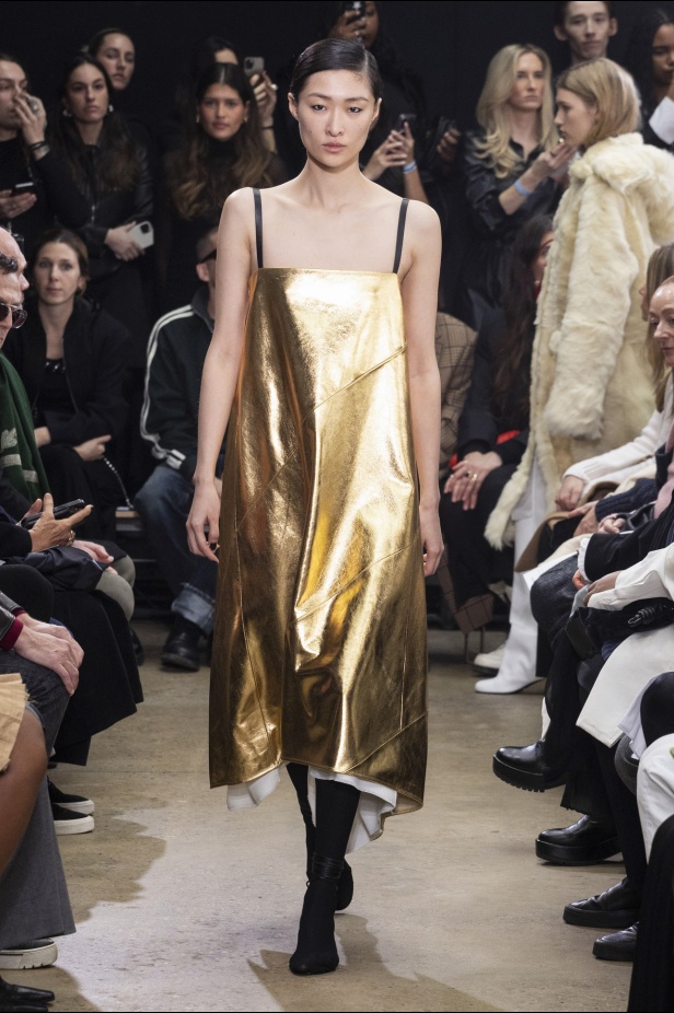 مجموعة Proenza Schouler لخريف وشتاء 2024 في نيويورك