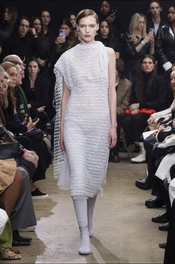 مجموعة Proenza Schouler لخريف وشتاء 2024 في نيويورك