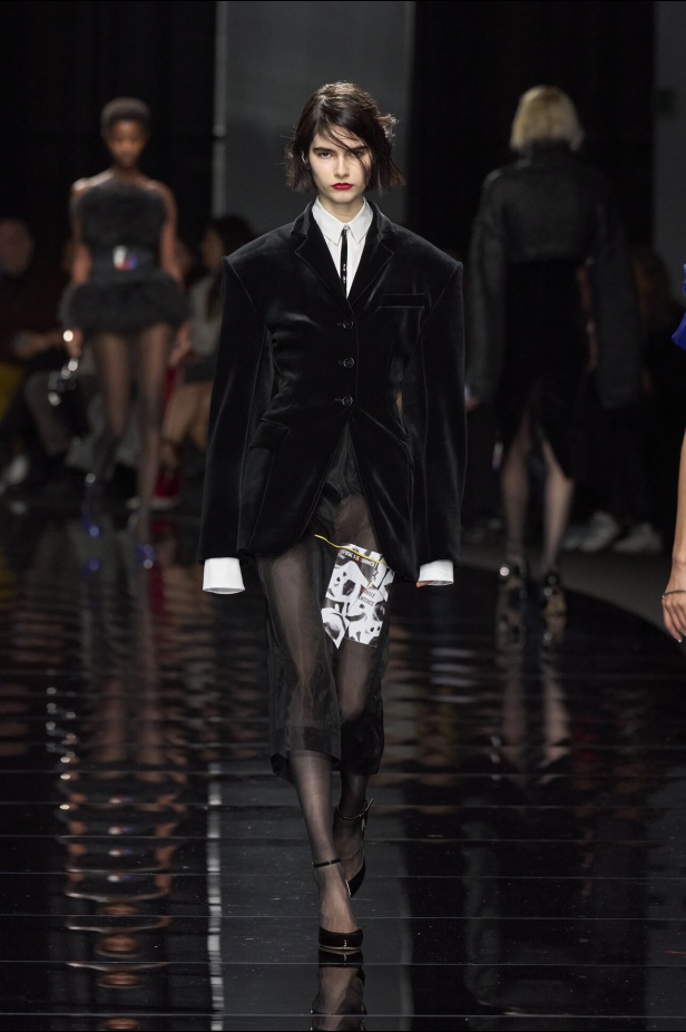 ثقافة الثمنينات ونفحات من مغنيات العصر الجميل عبر مجموعة SPORTMAX