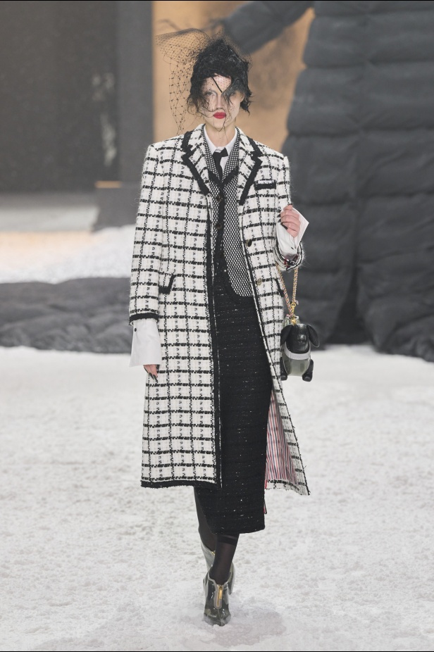 خيال الشعر والحرف اليدوية يختتم أسبوع الموضة النيويوركي مع مجموعة THOM BROWNE