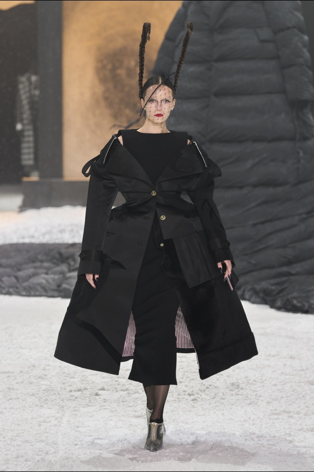 خيال الشعر والحرف اليدوية يختتم أسبوع الموضة النيويوركي مع مجموعة THOM BROWNE